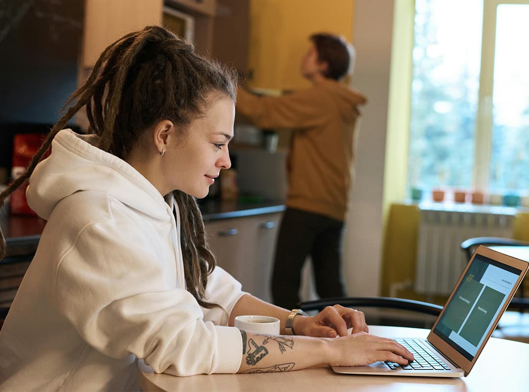 woman-laptop